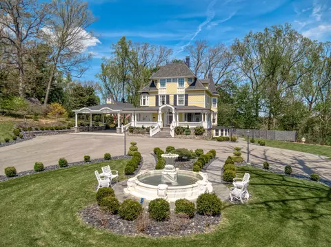 810 Prospect Ave, Pulaski, VA 24301