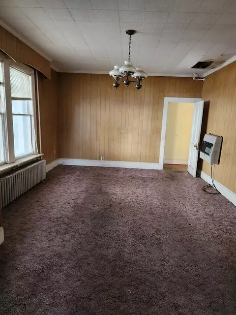 105 E Hawthorne St, Covington, VA 24426 photo 9