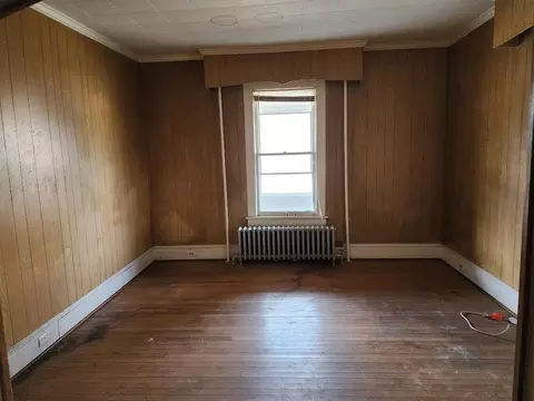 105 E Hawthorne St, Covington, VA 24426 photo 8