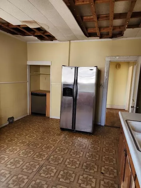 105 E Hawthorne St, Covington, VA 24426 photo 5