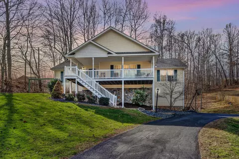 21 Creekwood Dr, Rocky Mount, VA 24151