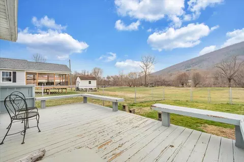 323 Lowe St, Buchanan, VA 24066 photo 14