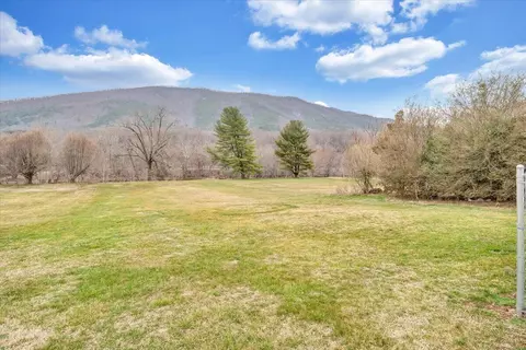 323 Lowe St, Buchanan, VA 24066 photo 18