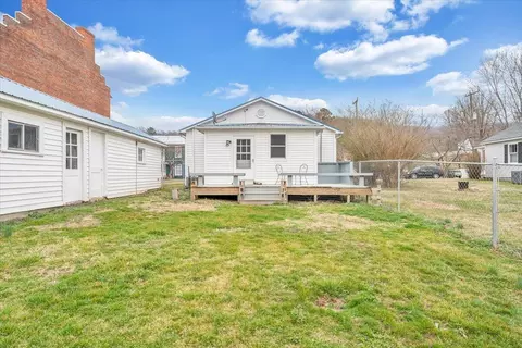 323 Lowe St, Buchanan, VA 24066 photo 16