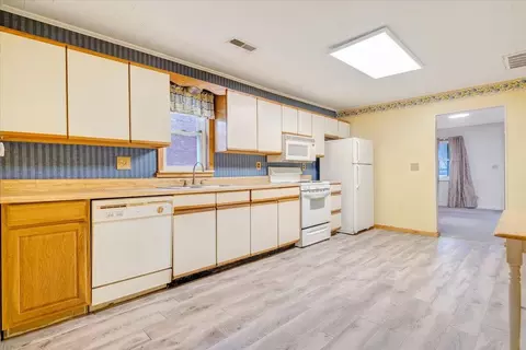 323 Lowe St, Buchanan, VA 24066 photo 8