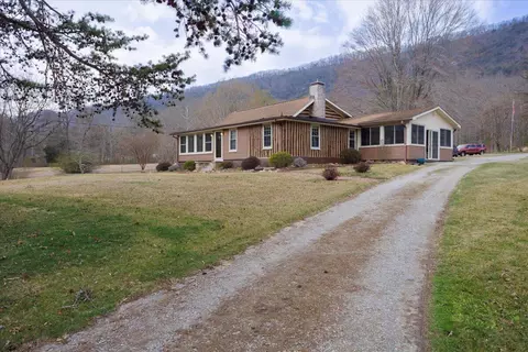 4646 Craighead Ln, Salem, VA 24153