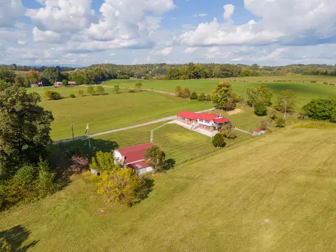 5100 Altizer Sugar Run Rd, Hiwassee, VA 24347