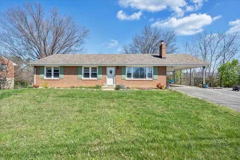 8319 Barrens Rd, Roanoke, VA 24019