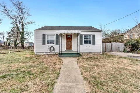 209 Wilson St, Salem, VA 24153