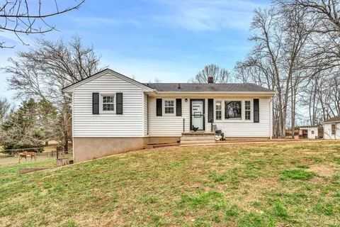 1351 Glenwood Dr, Bedford, VA 24523