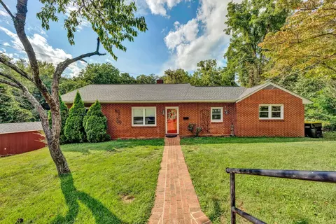 170 Oak St, Rocky Mount, VA 24151