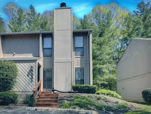 7021 Oak Ct, Roanoke, VA 24018
