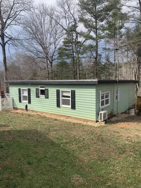 84 Overbrook Dr, Henry, VA 24102