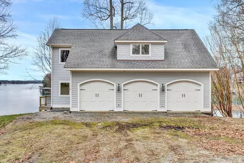 626 Winding Waters Dr, Moneta, VA 24121