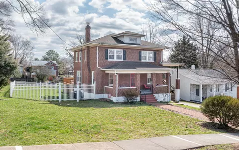 1726 Greenwood Rd SW, Roanoke, VA 24015