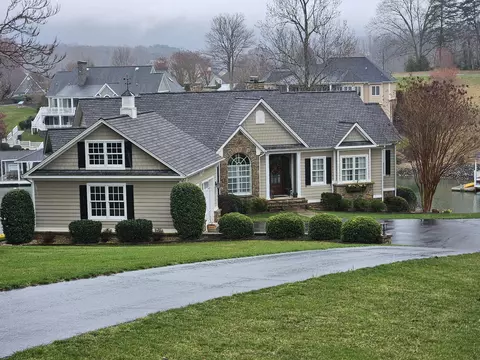216 Mountain Shore Dr, Penhook, VA 24137