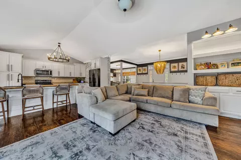Living - 125 Windtree Ct, Moneta, VA 24121 photo 6 of 8