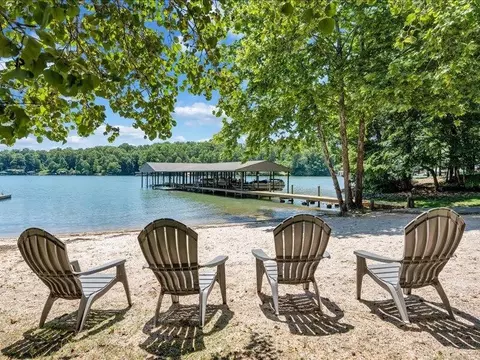 View/Area - 125 Windtree Ct, Moneta, VA 24121 photo 2 of 15