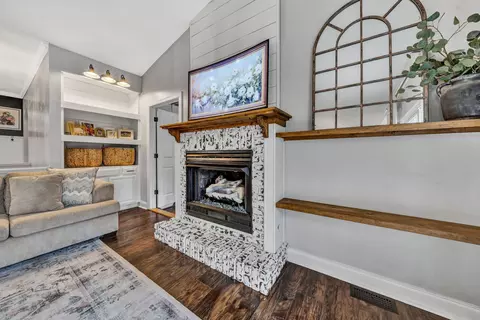 Living - 125 Windtree Ct, Moneta, VA 24121 photo 4 of 8