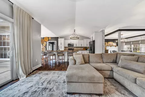 Living - 125 Windtree Ct, Moneta, VA 24121 photo 5 of 8