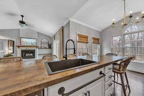 Kitchen - 125 Windtree Ct, Moneta, VA 24121 photo 10 of 13