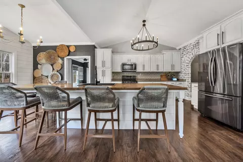 Kitchen - 125 Windtree Ct, Moneta, VA 24121 photo 2 of 13