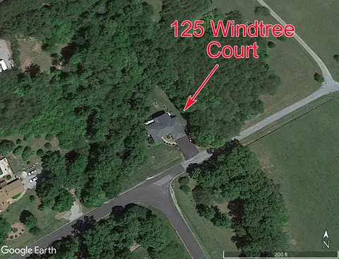 View/Area - 125 Windtree Ct, Moneta, VA 24121 photo 5 of 15