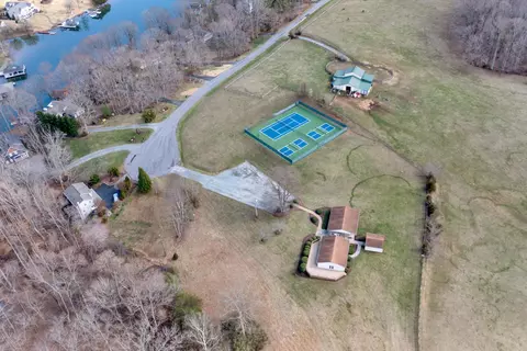 View/Area - 125 Windtree Ct, Moneta, VA 24121 photo 12 of 15