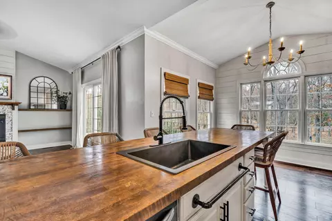 Kitchen - 125 Windtree Ct, Moneta, VA 24121 photo 5 of 13