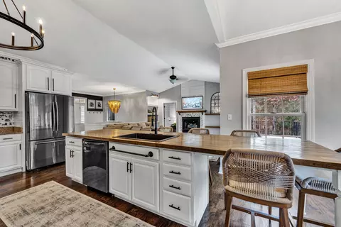 Kitchen - 125 Windtree Ct, Moneta, VA 24121 photo 7 of 13