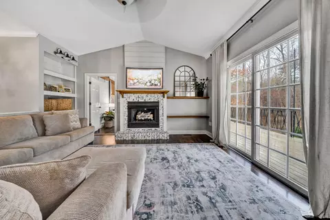 Living - 125 Windtree Ct, Moneta, VA 24121 photo 2 of 8
