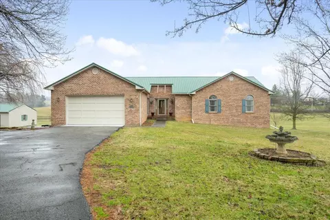 1940 Wetherburn Rd, Christiansburg, VA 24073