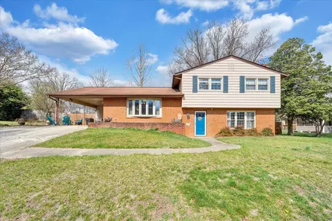 5431 Lakeland Dr, Roanoke, VA 24018