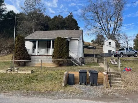 714 Penn Hollow Rd, Buchanan, VA 24066