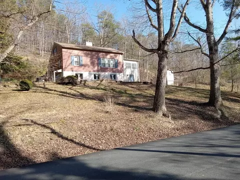 2576 Wildwood Rd, Salem, VA 24153