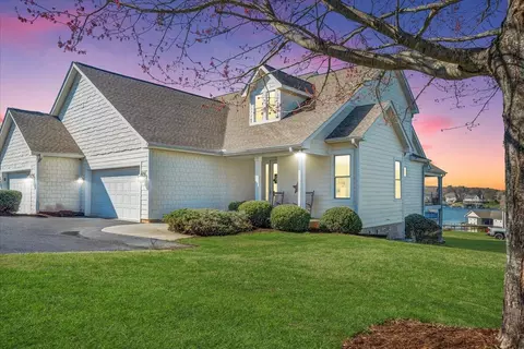385 Haley Scott Dr, Union Hall, VA 24176