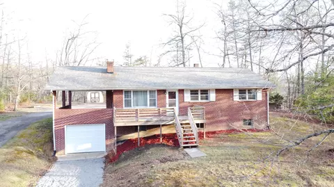 3909 N Fork Rd, Elliston, VA 24087