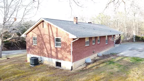 Exterior - 3909 N Fork Rd, Elliston, VA 24087 photo 7 of 8