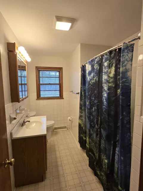 Bath - 3909 N Fork Rd, Elliston, VA 24087 photo 2 of 2