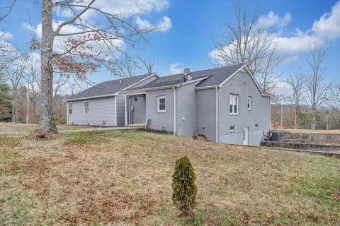 Exterior - 20583 Botetourt Rd, Eagle Rock, VA 24085 photo 7 of 9