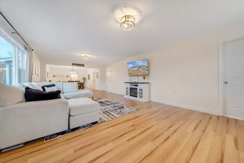 Living - 20583 Botetourt Rd, Eagle Rock, VA 24085 photo 3 of 4