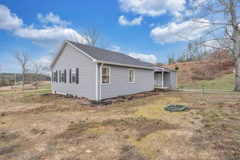 Exterior - 20583 Botetourt Rd, Eagle Rock, VA 24085 photo 4 of 9
