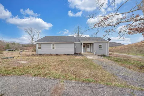 Exterior - 20583 Botetourt Rd, Eagle Rock, VA 24085 photo 2 of 9