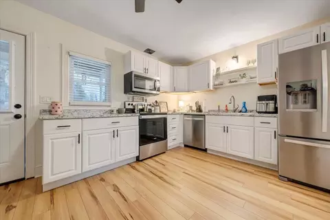 Kitchen - 20583 Botetourt Rd, Eagle Rock, VA 24085 photo 1 of 2