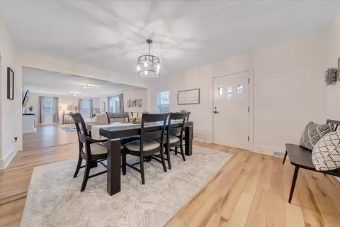Dining - 20583 Botetourt Rd, Eagle Rock, VA 24085 photo 2 of 5