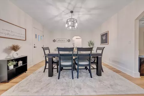 Dining - 20583 Botetourt Rd, Eagle Rock, VA 24085 photo 3 of 5
