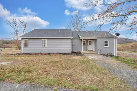 Exterior - 20583 Botetourt Rd, Eagle Rock, VA 24085 photo 3 of 9