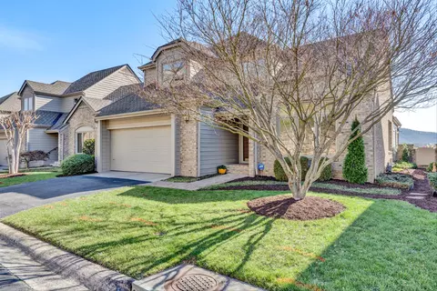 5014 Hunting Hills Cir, Roanoke, VA 24018