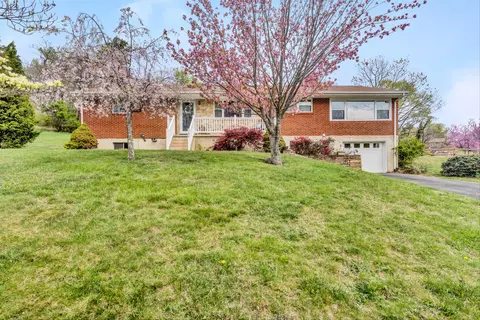 184 Fairfield Ln, Troutville, VA 24175