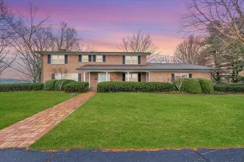 570 Summitridge Rd SW, Christiansburg, VA 24073